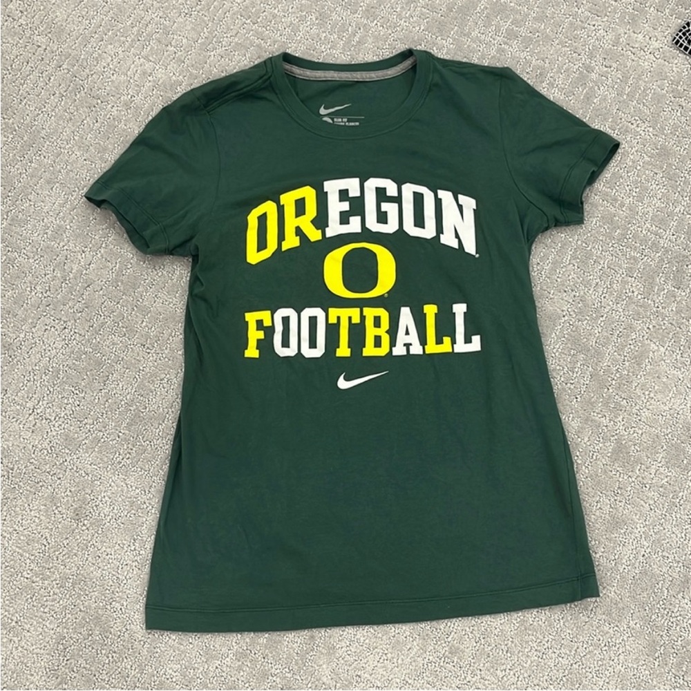 EUC L NIKE Oregon ducks football tee green with white and yellow letters